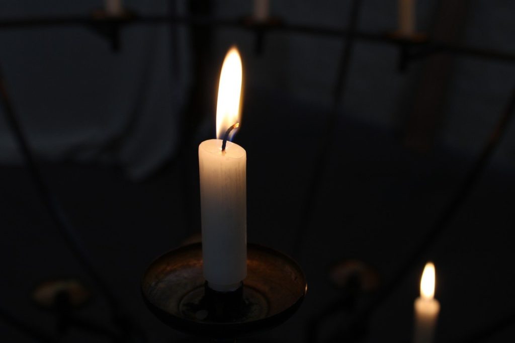 bougies blanque deuil